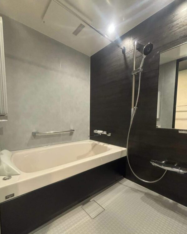 ゆったりとお湯につかってリラックス♪居心地のいいバスルームに